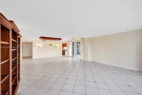 21150 Point Place Aventura FL 33180