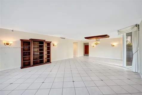 21150 Point Place Aventura FL 33180