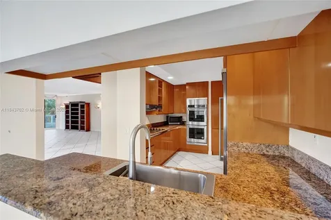 21150 Point Place Aventura FL 33180