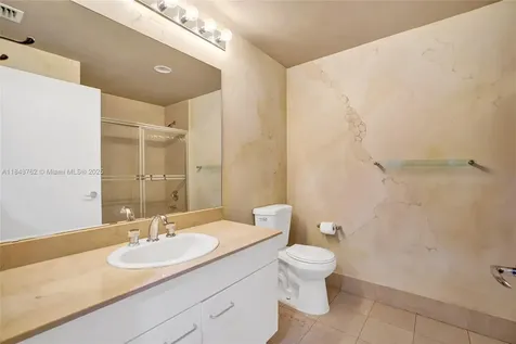 21150 Point Place Aventura FL 33180