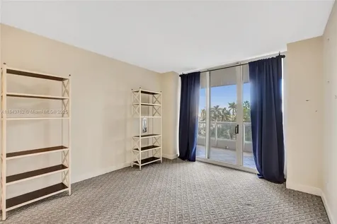 21150 Point Place Aventura FL 33180