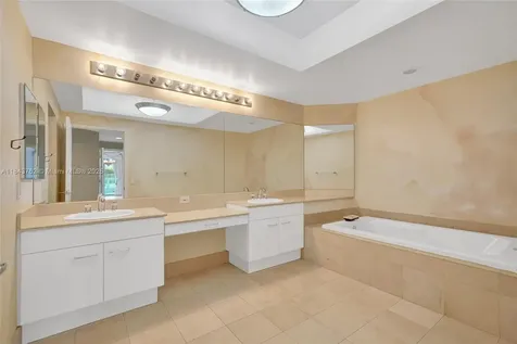 21150 Point Place Aventura FL 33180