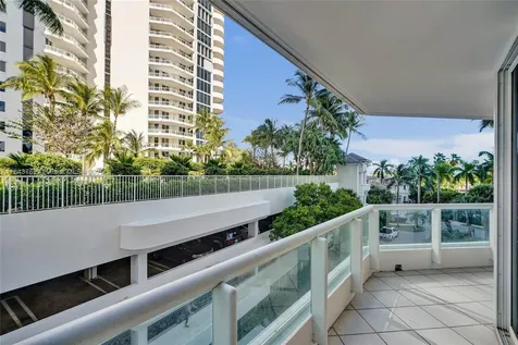 21150 Point Place Aventura FL 33180