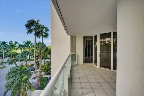 21150 Point Place Aventura FL 33180
