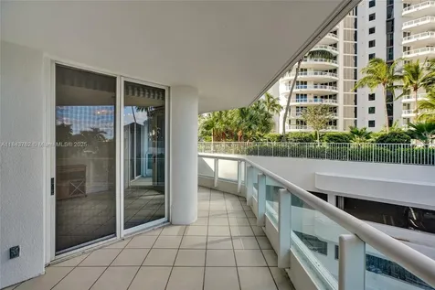 21150 Point Place Aventura FL 33180