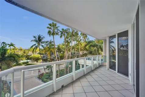21150 Point Place Aventura FL 33180