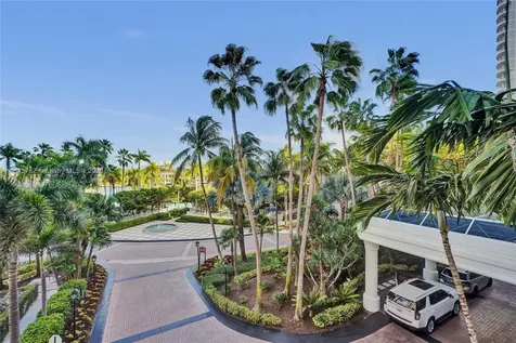 21150 Point Place Aventura FL 33180