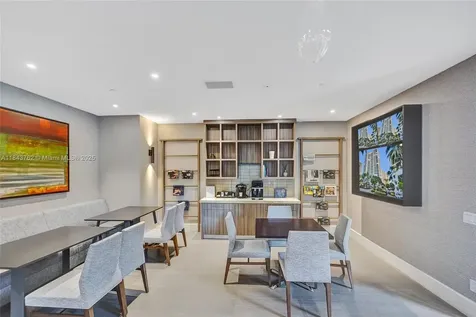 21150 Point Place Aventura FL 33180
