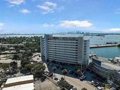 7904 West Drive North Bay Village FL 33141