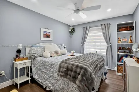 7291 NW 173rd Drive Hialeah FL 33015
