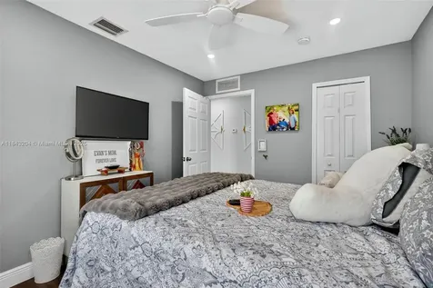 7291 NW 173rd Drive Hialeah FL 33015