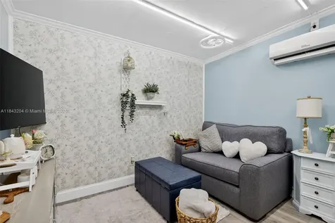 7291 NW 173rd Drive Hialeah FL 33015