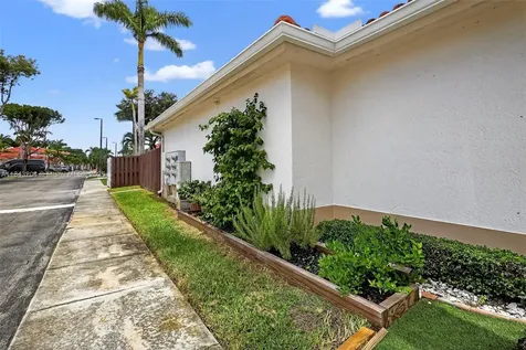 7291 NW 173rd Drive Hialeah FL 33015