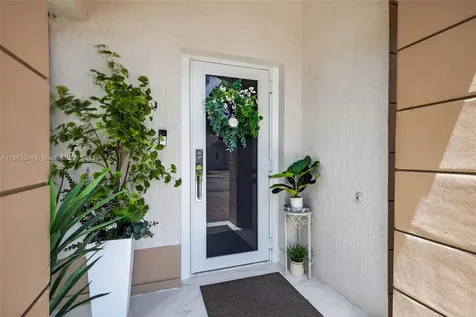 7291 NW 173rd Drive Hialeah FL 33015