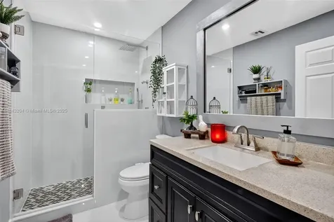 7291 NW 173rd Drive Hialeah FL 33015