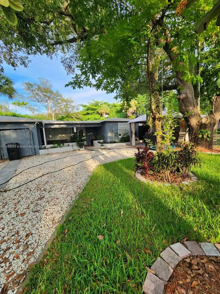 1872 SW 29th Avenue Fort Lauderdale FL 33312