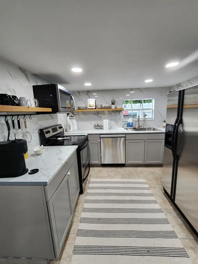 1872 SW 29th Avenue Fort Lauderdale FL 33312
