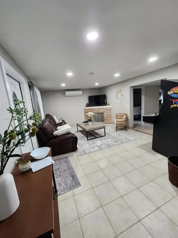 1872 SW 29th Avenue Fort Lauderdale FL 33312