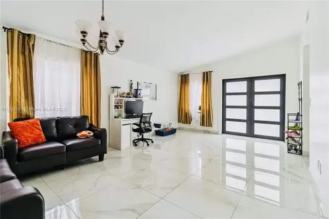 7066 W 30th Lane Hialeah FL 33018