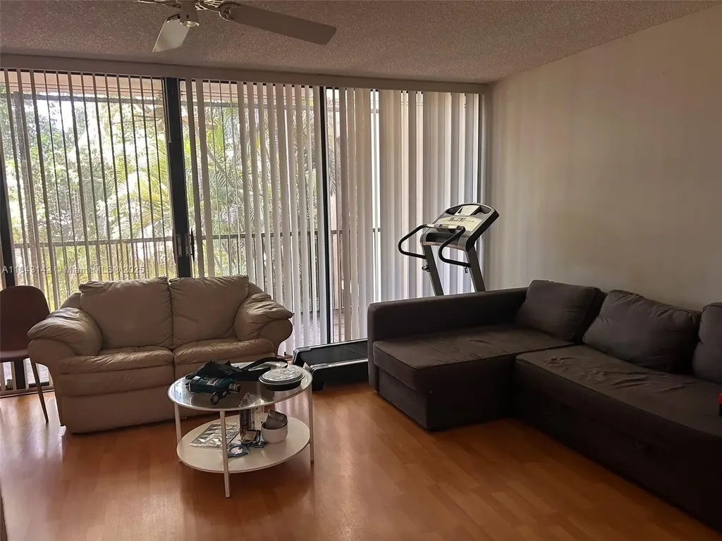 2811 SW 87th Terrace Davie FL 33328