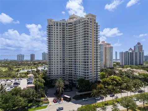 19501 W Country Club Drive Aventura FL 33180