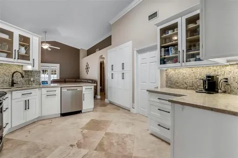 1061 NW 185th Terrace Pembroke Pines FL 33029