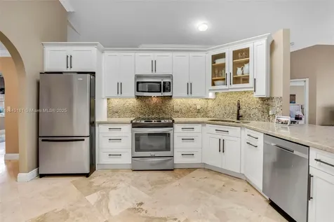 1061 NW 185th Terrace Pembroke Pines FL 33029