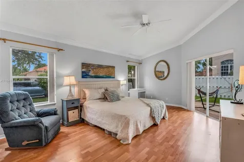 1061 NW 185th Terrace Pembroke Pines FL 33029