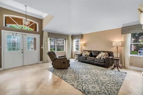 1061 NW 185th Terrace Pembroke Pines FL 33029