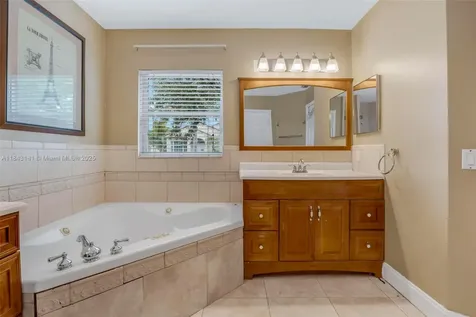 1061 NW 185th Terrace Pembroke Pines FL 33029