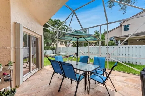 1061 NW 185th Terrace Pembroke Pines FL 33029