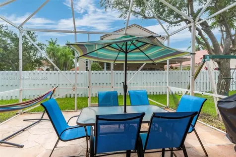 1061 NW 185th Terrace Pembroke Pines FL 33029