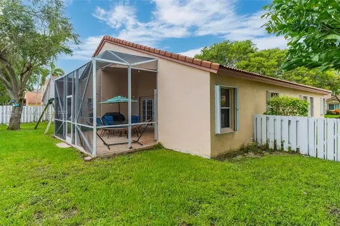 1061 NW 185th Terrace Pembroke Pines FL 33029