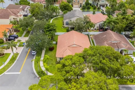 1061 NW 185th Terrace Pembroke Pines FL 33029