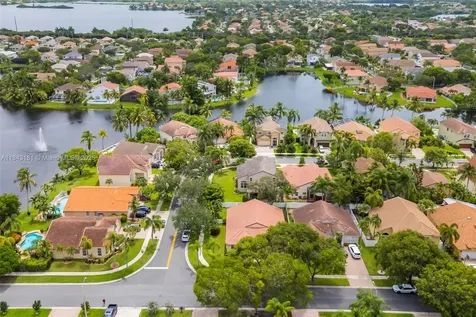 1061 NW 185th Terrace Pembroke Pines FL 33029