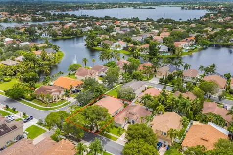 1061 NW 185th Terrace Pembroke Pines FL 33029
