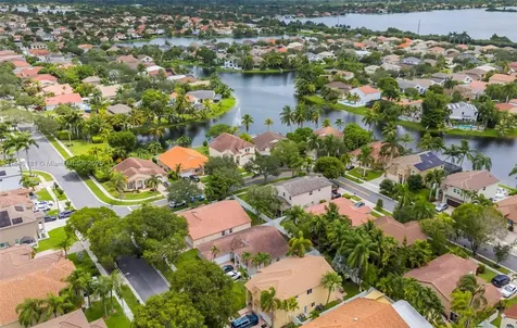 1061 NW 185th Terrace Pembroke Pines FL 33029