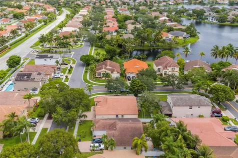 1061 NW 185th Terrace Pembroke Pines FL 33029