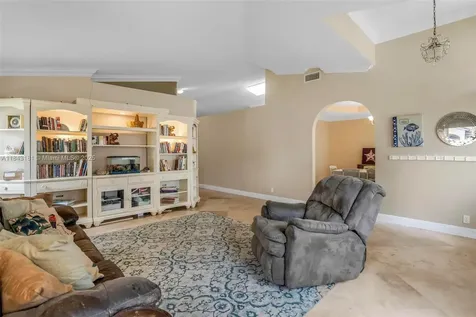 1061 NW 185th Terrace Pembroke Pines FL 33029