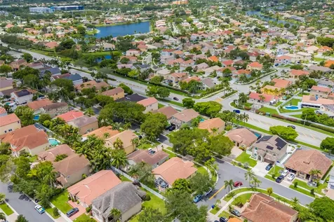 1061 NW 185th Terrace Pembroke Pines FL 33029