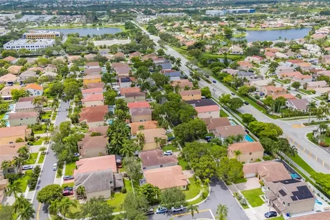 1061 NW 185th Terrace Pembroke Pines FL 33029