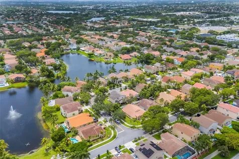 1061 NW 185th Terrace Pembroke Pines FL 33029