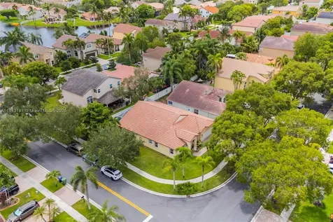 1061 NW 185th Terrace Pembroke Pines FL 33029