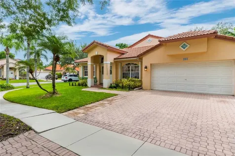 1061 NW 185th Terrace Pembroke Pines FL 33029