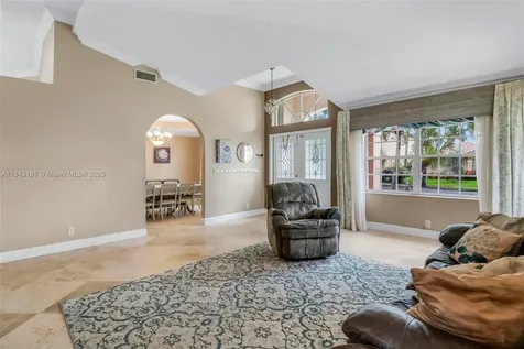 1061 NW 185th Terrace Pembroke Pines FL 33029