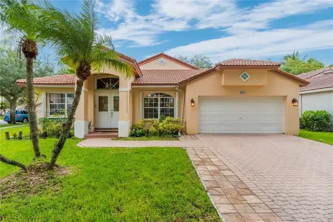 1061 NW 185th Terrace Pembroke Pines FL 33029