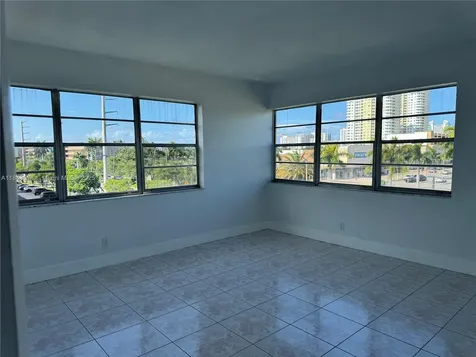 1333 E Hallandale Beach Boulevard Hallandale Beach FL 33009