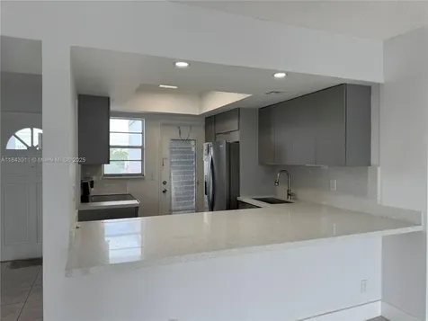 1333 E Hallandale Beach Boulevard Hallandale Beach FL 33009