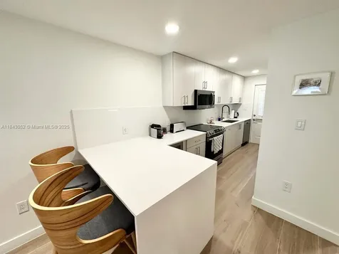 72 S 7 Naples FL 34102