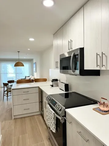 72 S 7 Naples FL 34102